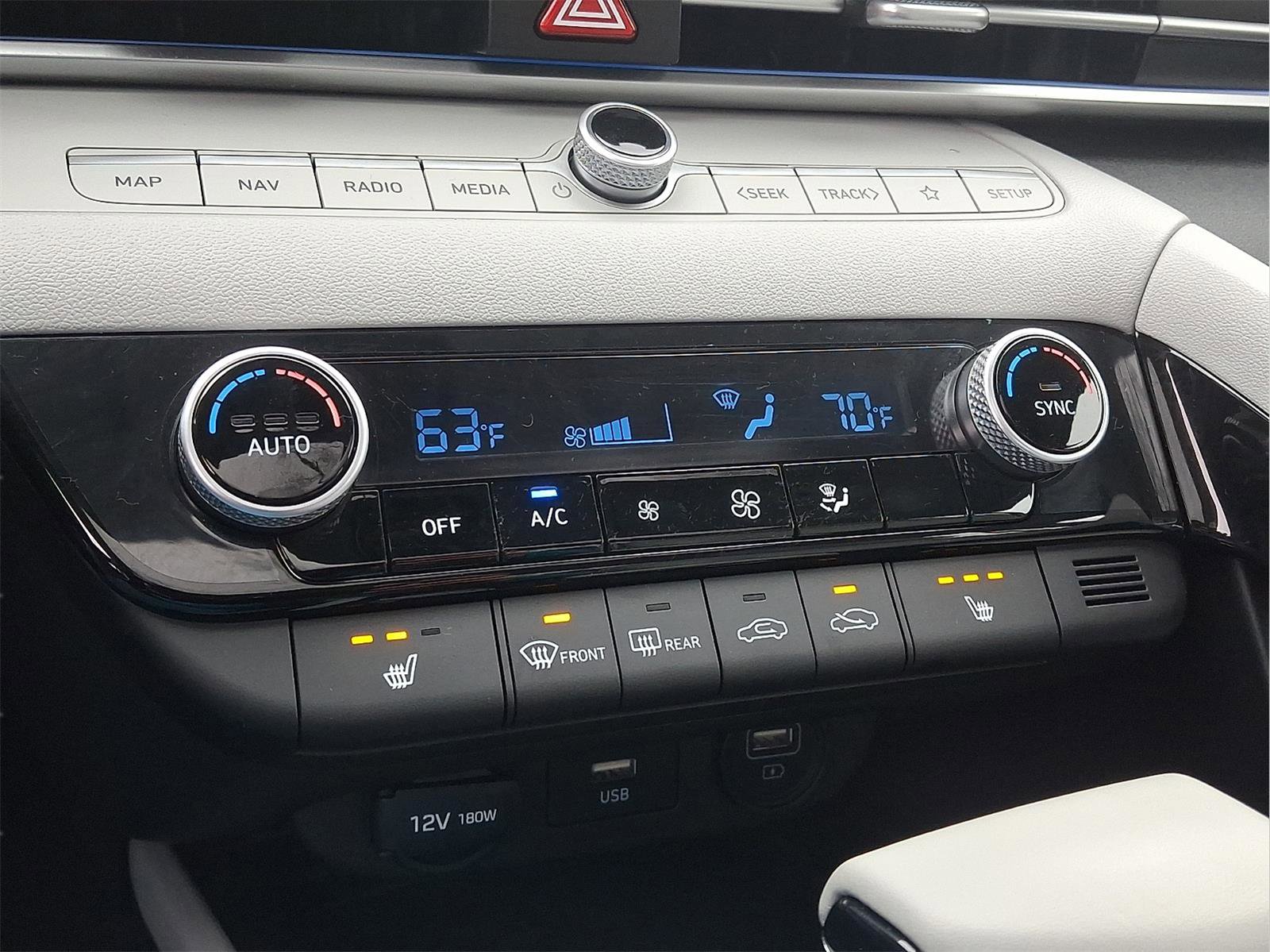 Certified 2023 Hyundai Elantra Limited image 16