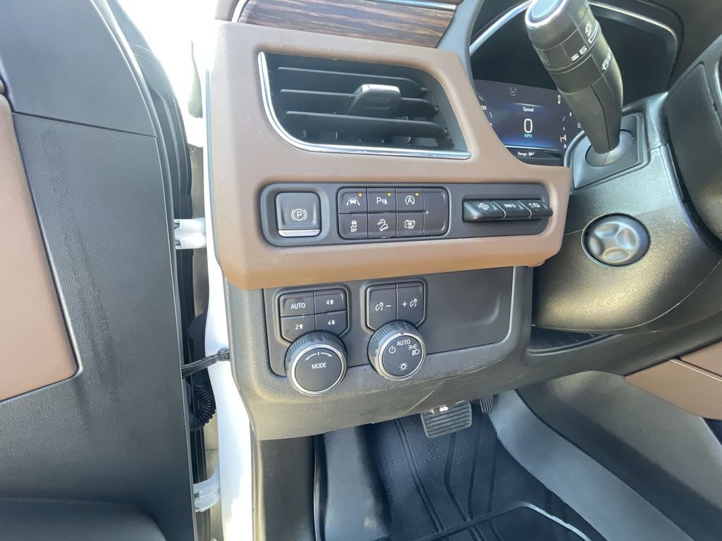 Certified 2023 Chevrolet Tahoe High Country w/ Premium Package 2 AWD/4WD image 18