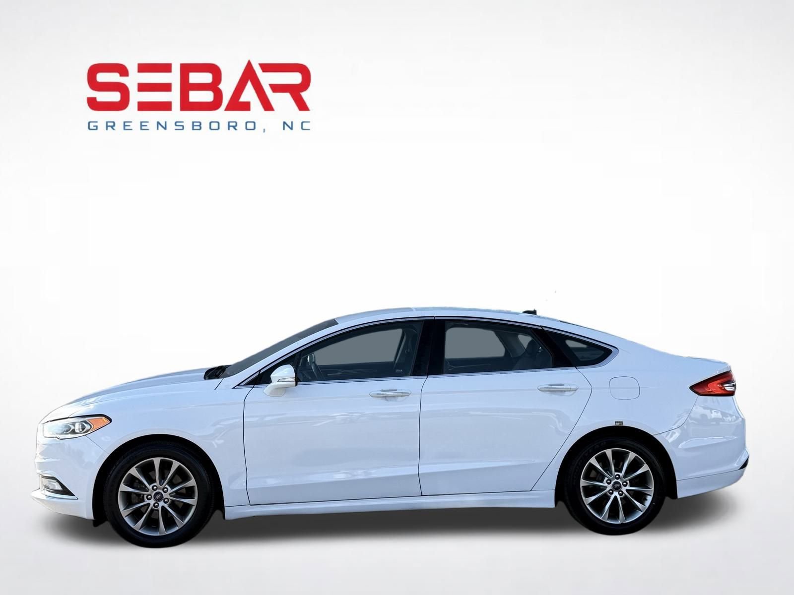 Used 2017 Ford Fusion SE w/ Equipment Group 602A FWD image 9