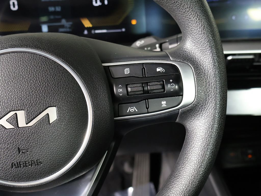 Used 2025 Kia K5 LXS FWD image 37