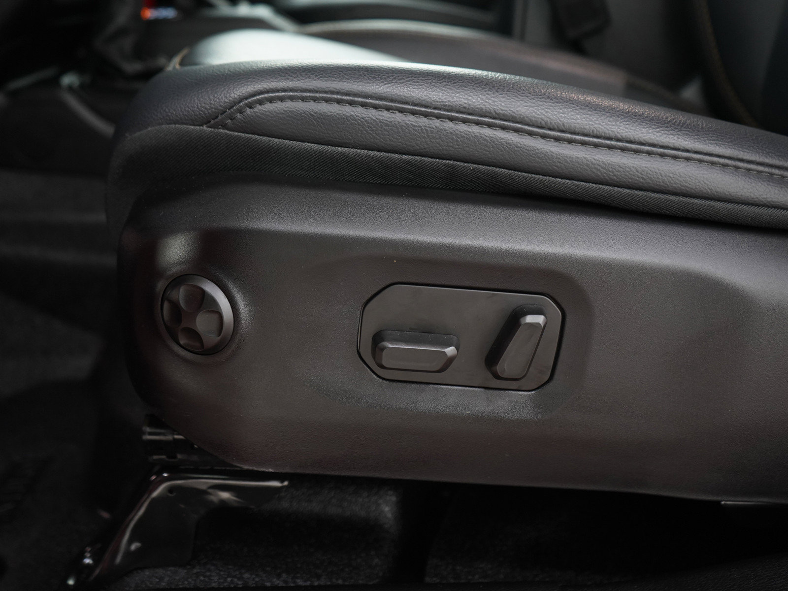 Used 2026 Jeep Wrangler Unlimited Sahara AWD/4WD image 27