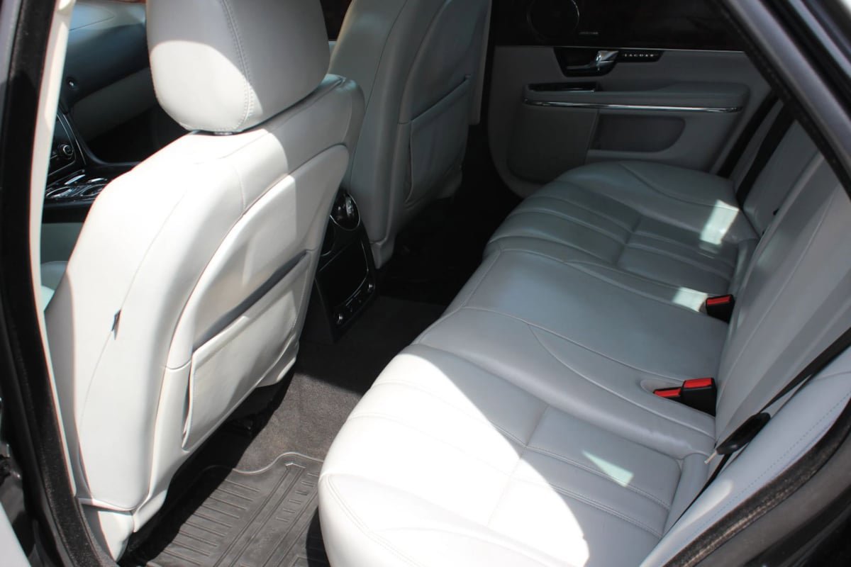 Used 2013 Jaguar XJ AWD image 20