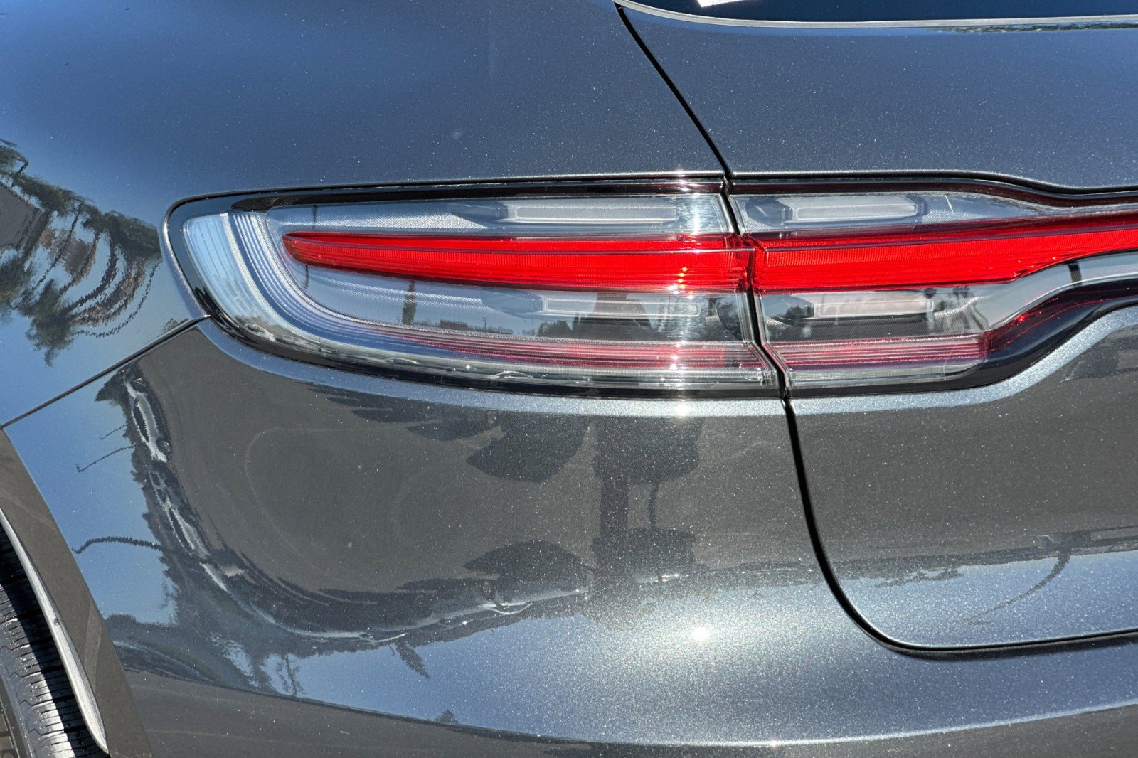 Certified 2023 Porsche Macan image 28