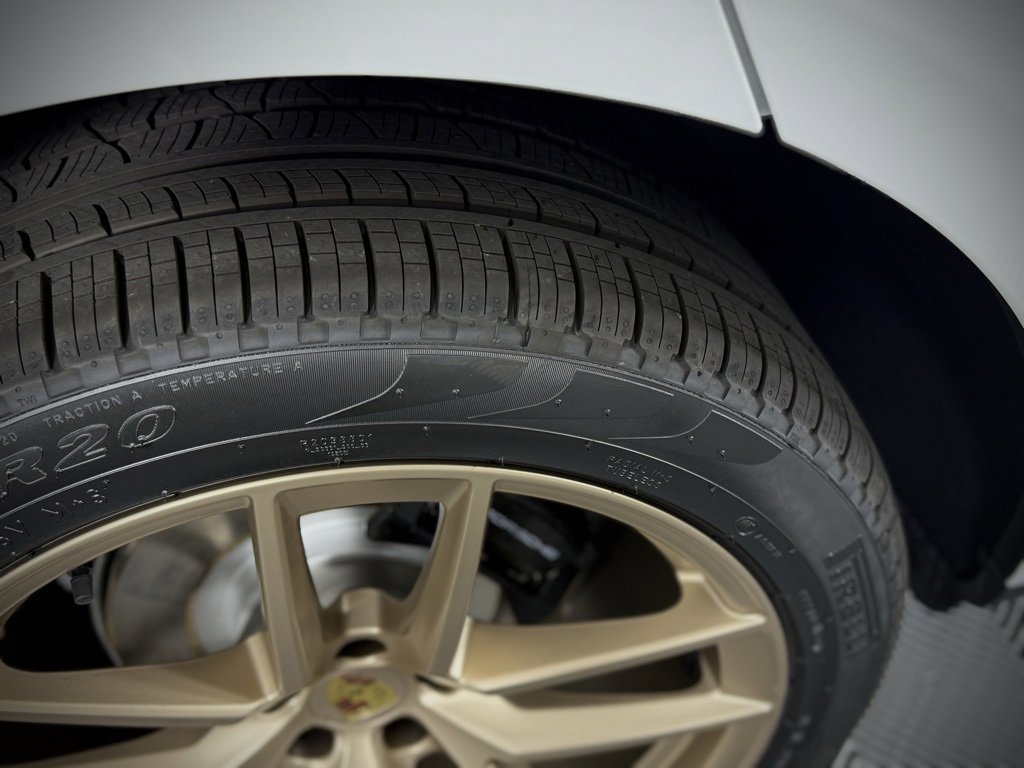 New 2026 Porsche Macan image 19