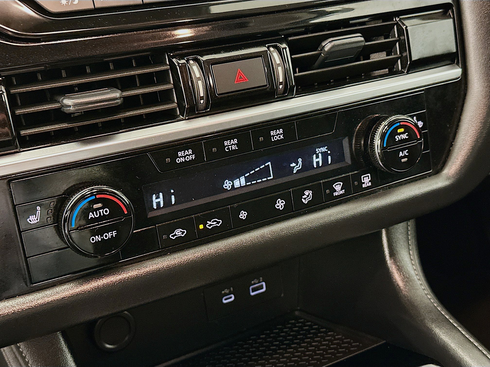 Used 2024 Nissan Pathfinder SV image 23