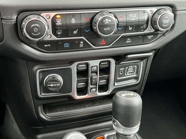 Used 2025 Jeep Wrangler Unlimited Sahara image 25