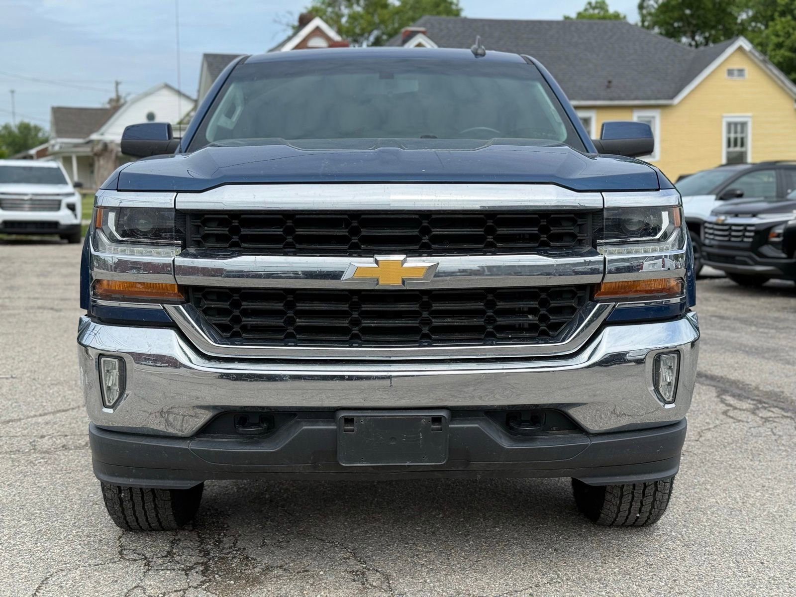 Used 2018 Chevrolet Silverado 1500 LT w/ All Star Edition AWD/4WD image 10
