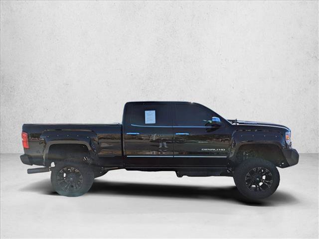 Used 2017 GMC Sierra 2500 Denali w/ Duramax Plus Package image 4