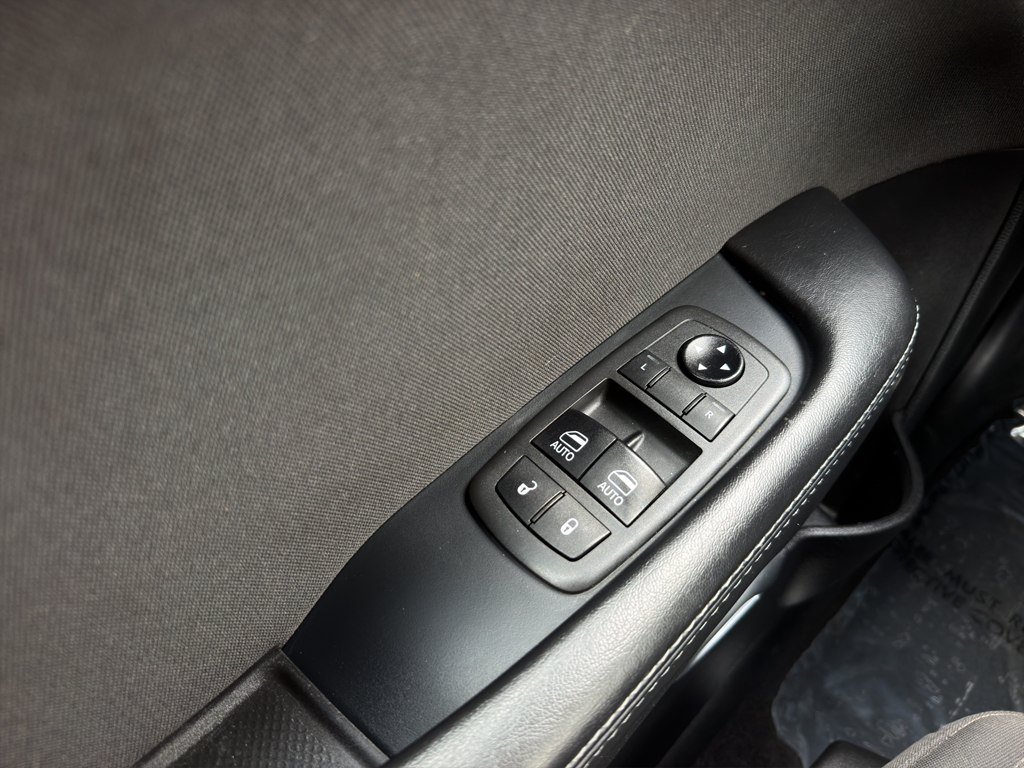 Used 2021 Dodge Challenger SXT RWD image 9
