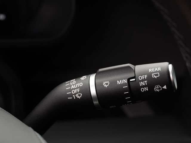 Used 2025 Land Rover Defender 110 V8 AWD/4WD image 30