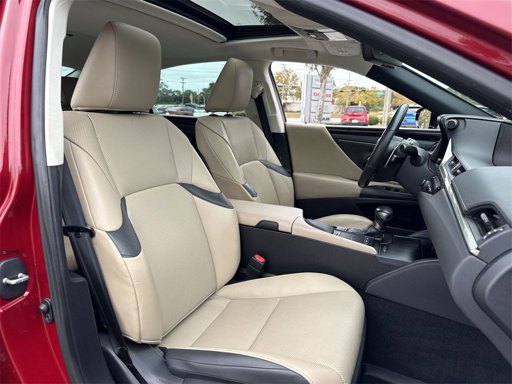 Used 2020 Lexus ES 300h w/ Premium Package image 28