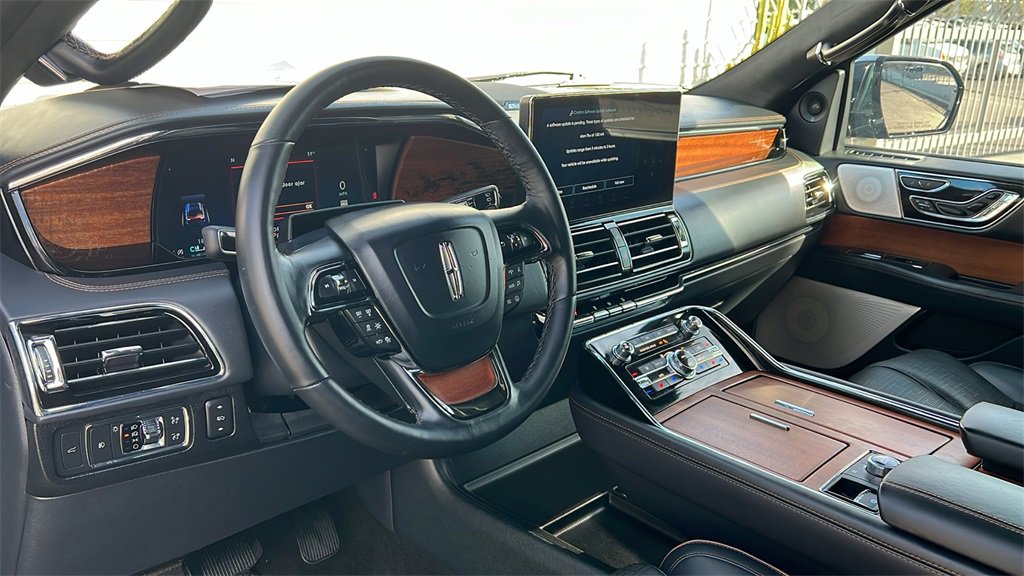 Certified 2022 Lincoln Navigator Black Label image 10