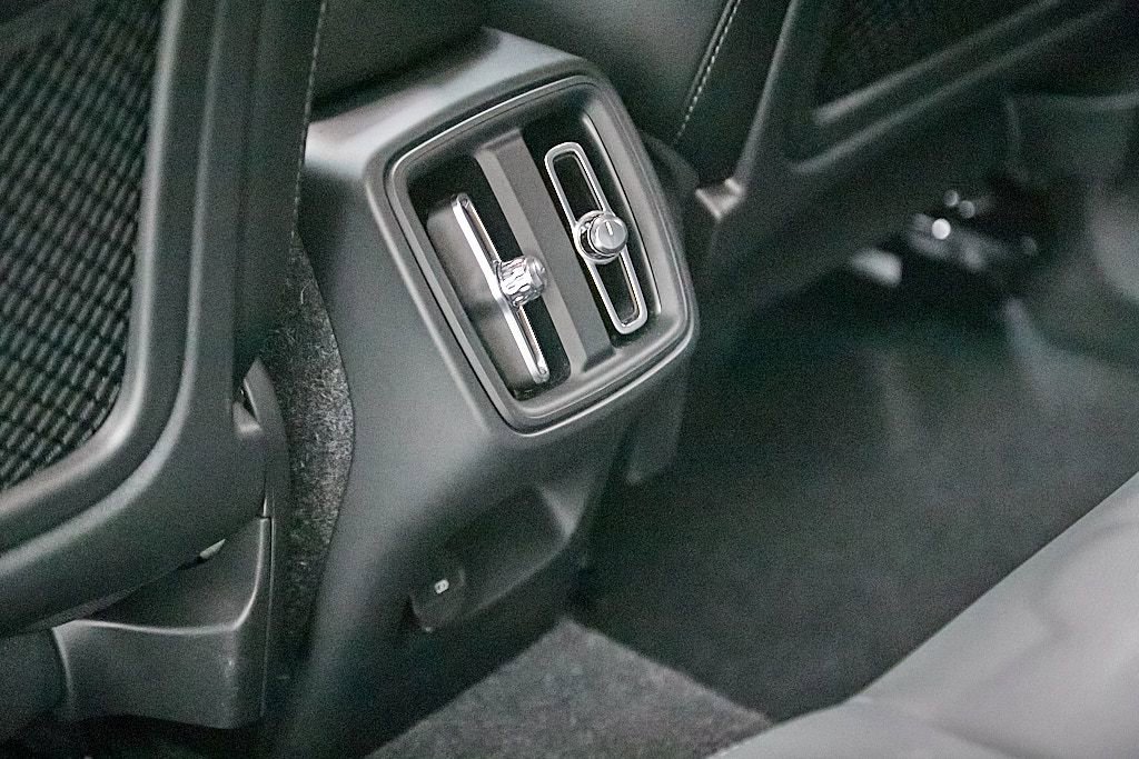 New 2026 Volvo XC40 B5 Core image 21