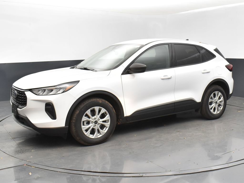 Used 2025 Ford Escape Active w/ Cold Weather Package image 1