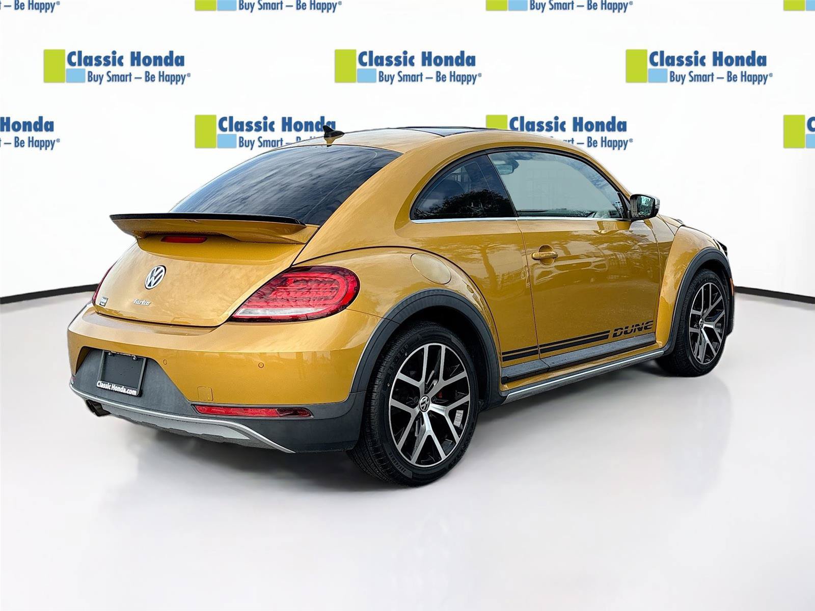 Used 2017 Volkswagen Beetle 1.8T Dune FWD image 8