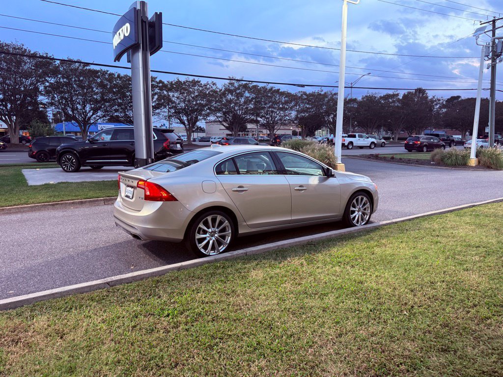 Used 2018 Volvo S60 T5 Inscription FWD image 9