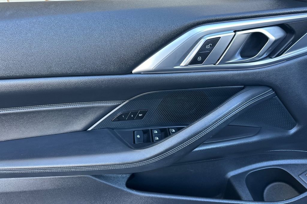 Used 2022 BMW 430i Convertible w/ Convenience Package image 11