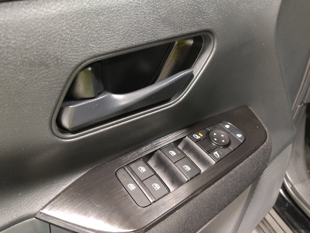 Used 2025 Nissan Kicks S FWD image 27