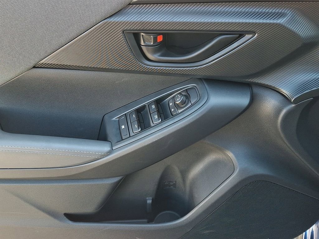 Used 2025 Subaru Crosstrek 2.0i Premium image 12