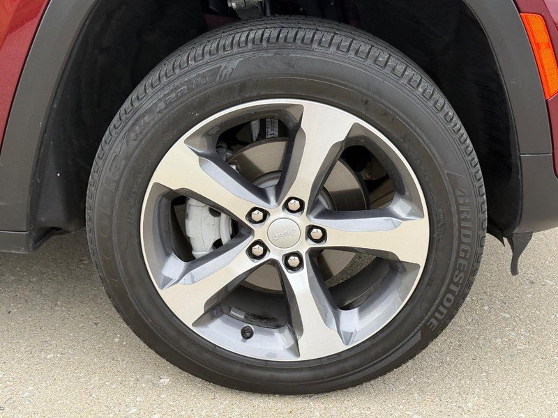 Used 2025 Jeep Grand Cherokee Limited w/ Luxury Tech Group II image 7