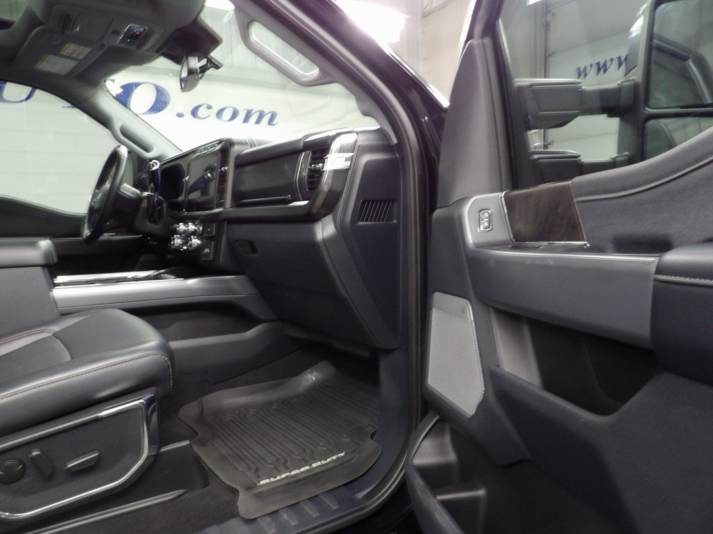Used 2024 Ford F250 Lariat w/ Black Appearance Package image 32