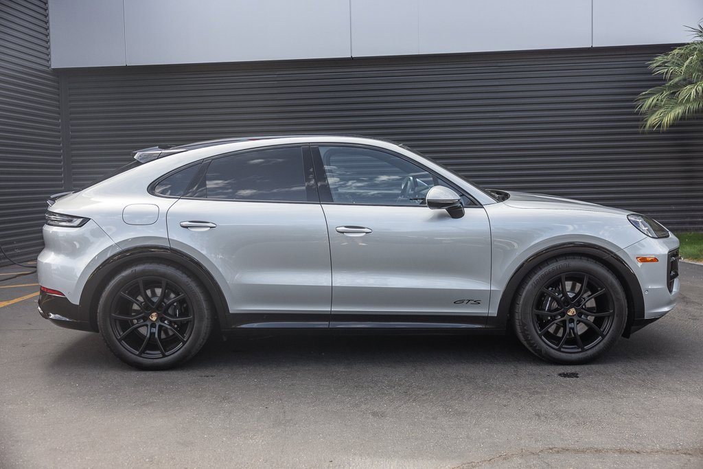 Certified 2025 Porsche Cayenne GTS image 10