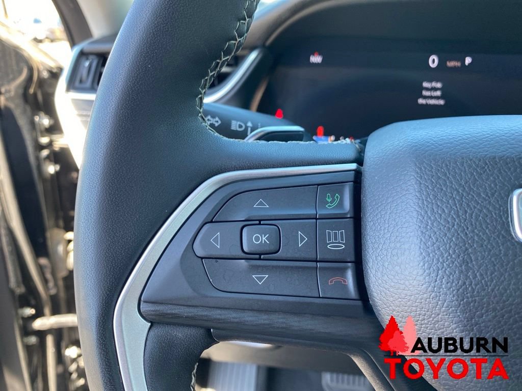 Used 2023 Jeep Grand Cherokee Laredo w/ Luxury Tech Group I AWD/4WD image 37