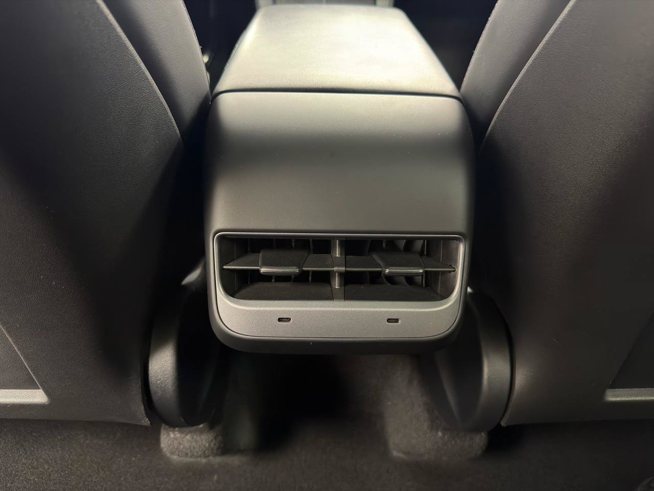 Used 2022 Tesla Model Y Performance AWD/4WD image 29