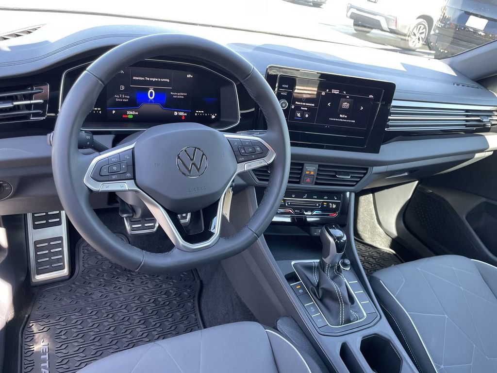 Used 2025 Volkswagen Jetta Sport image 10