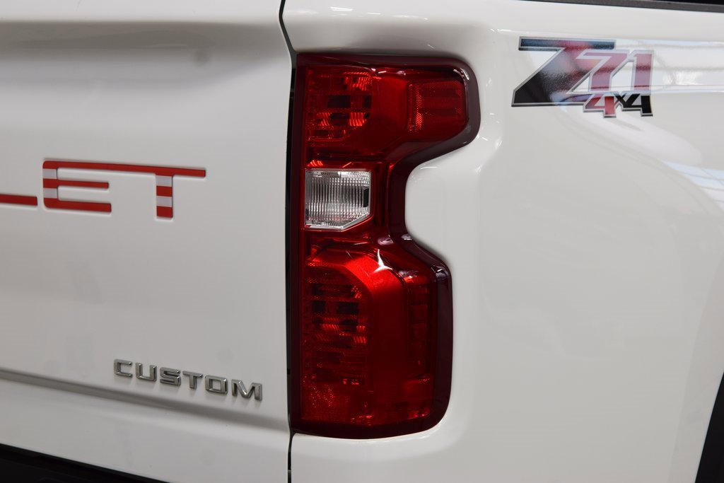 Used 2024 Chevrolet Silverado 2500 Custom w/ Custom Value Package image 22