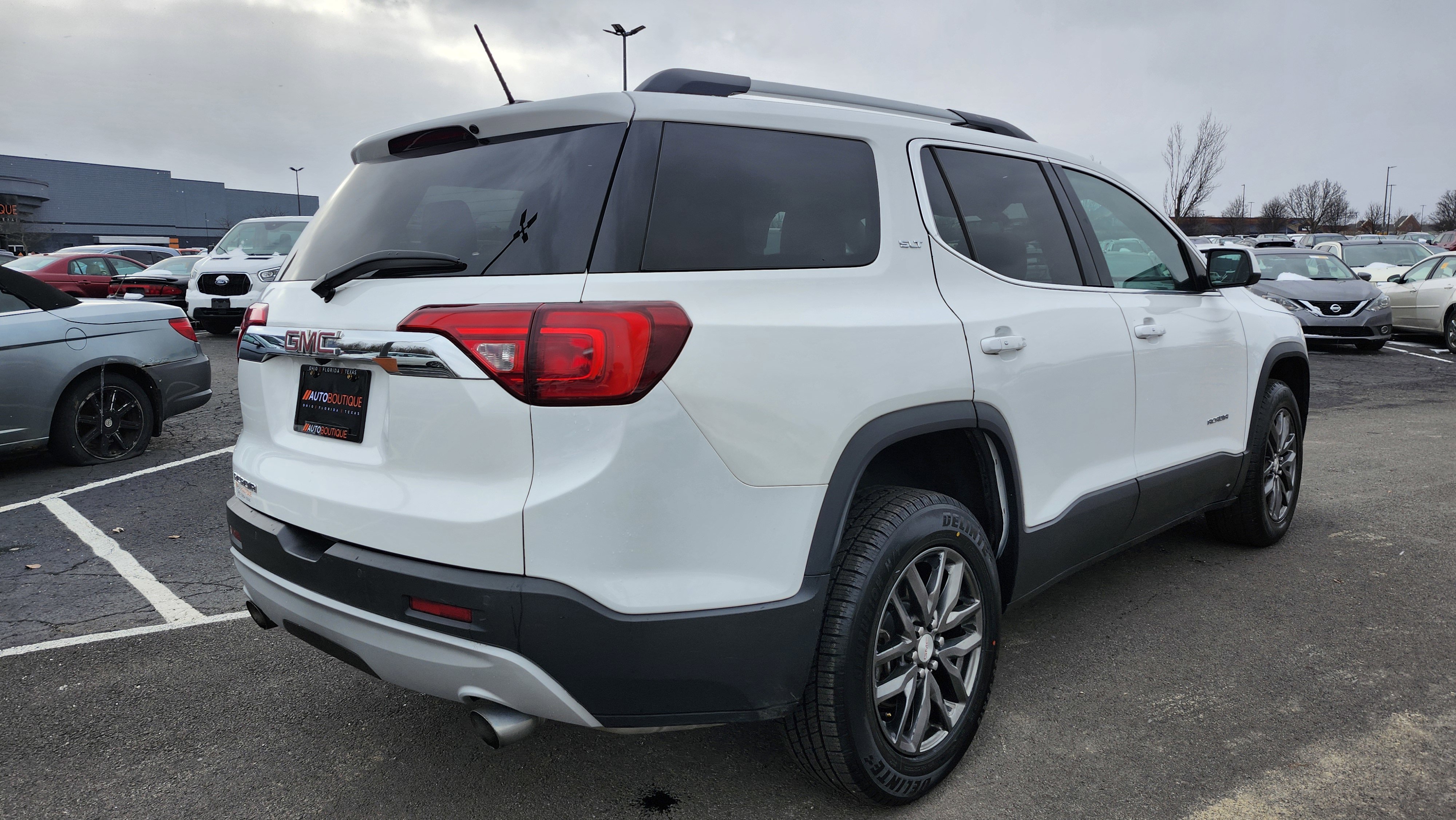 Used 2019 GMC Acadia SLT image 17