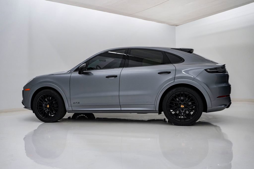 Certified 2023 Porsche Cayenne GTS image 2