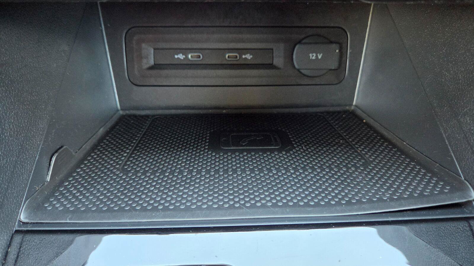 Certified 2023 Volkswagen Atlas SE w/ Black Wheel Package FWD image 34