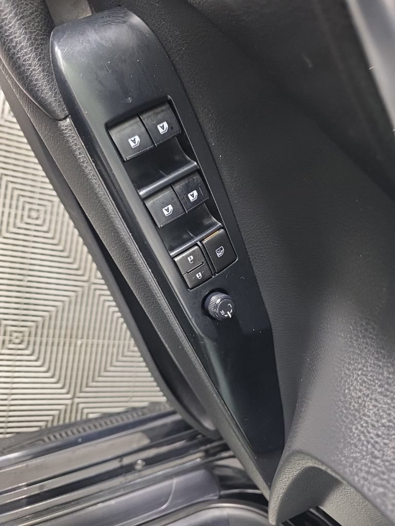 Used 2020 Toyota Camry SE FWD image 12