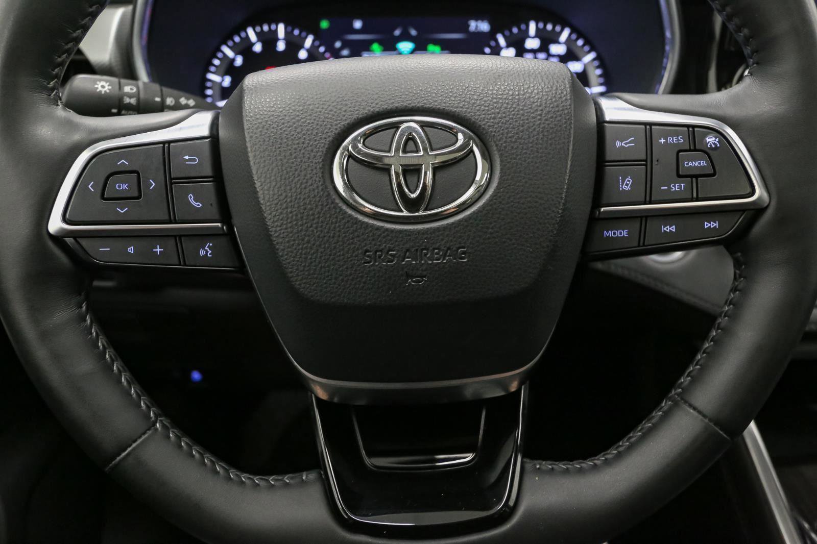 Used 2021 Toyota Highlander Platinum AWD/4WD image 37