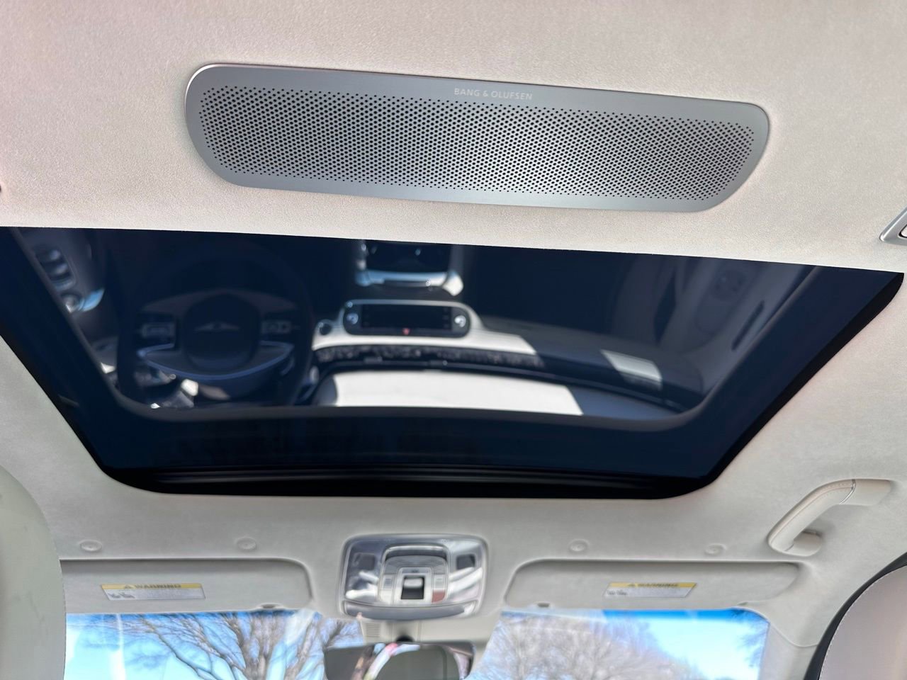 Used 2025 Genesis G90 3.5T image 18