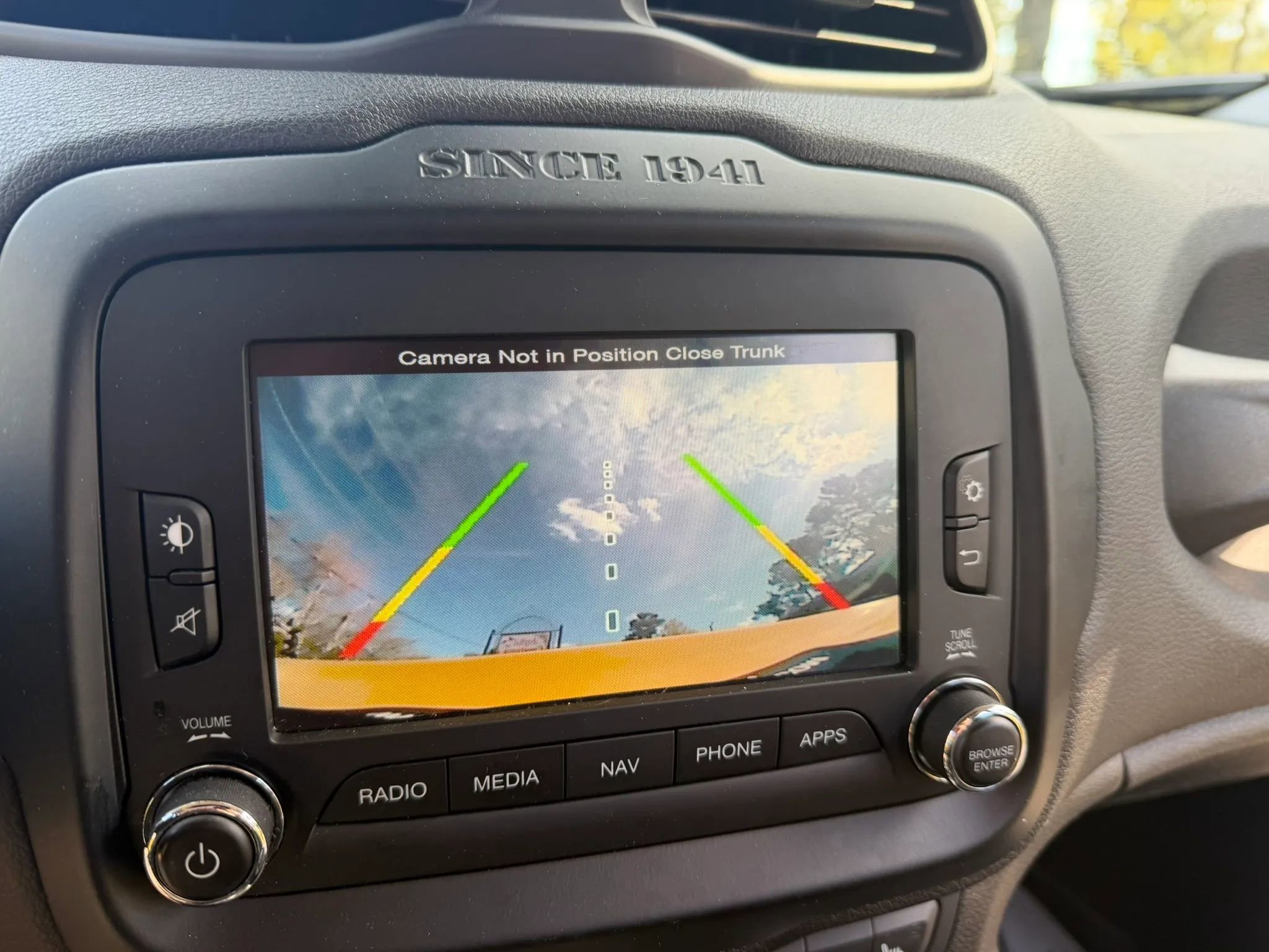 Used 2016 Jeep Renegade Latitude image 19