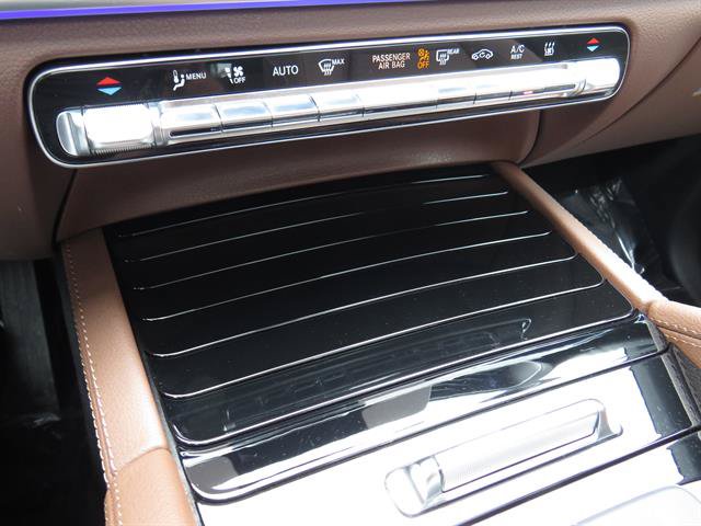 Used 2025 Mercedes-Benz GLE 450e 4MATIC w/ Winter Package image 18