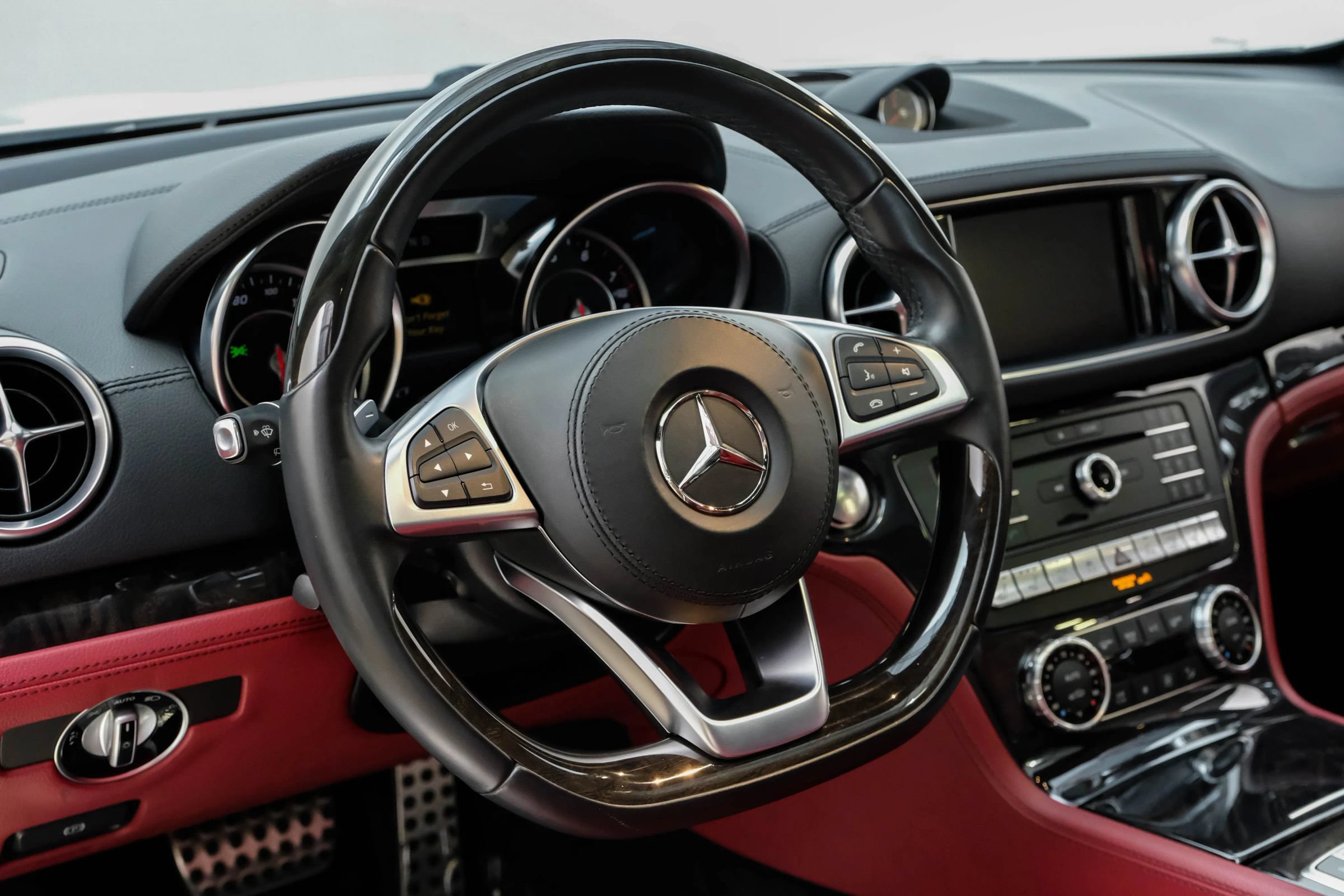 Used 2020 Mercedes-Benz SL 450 w/ Premium Package image 12