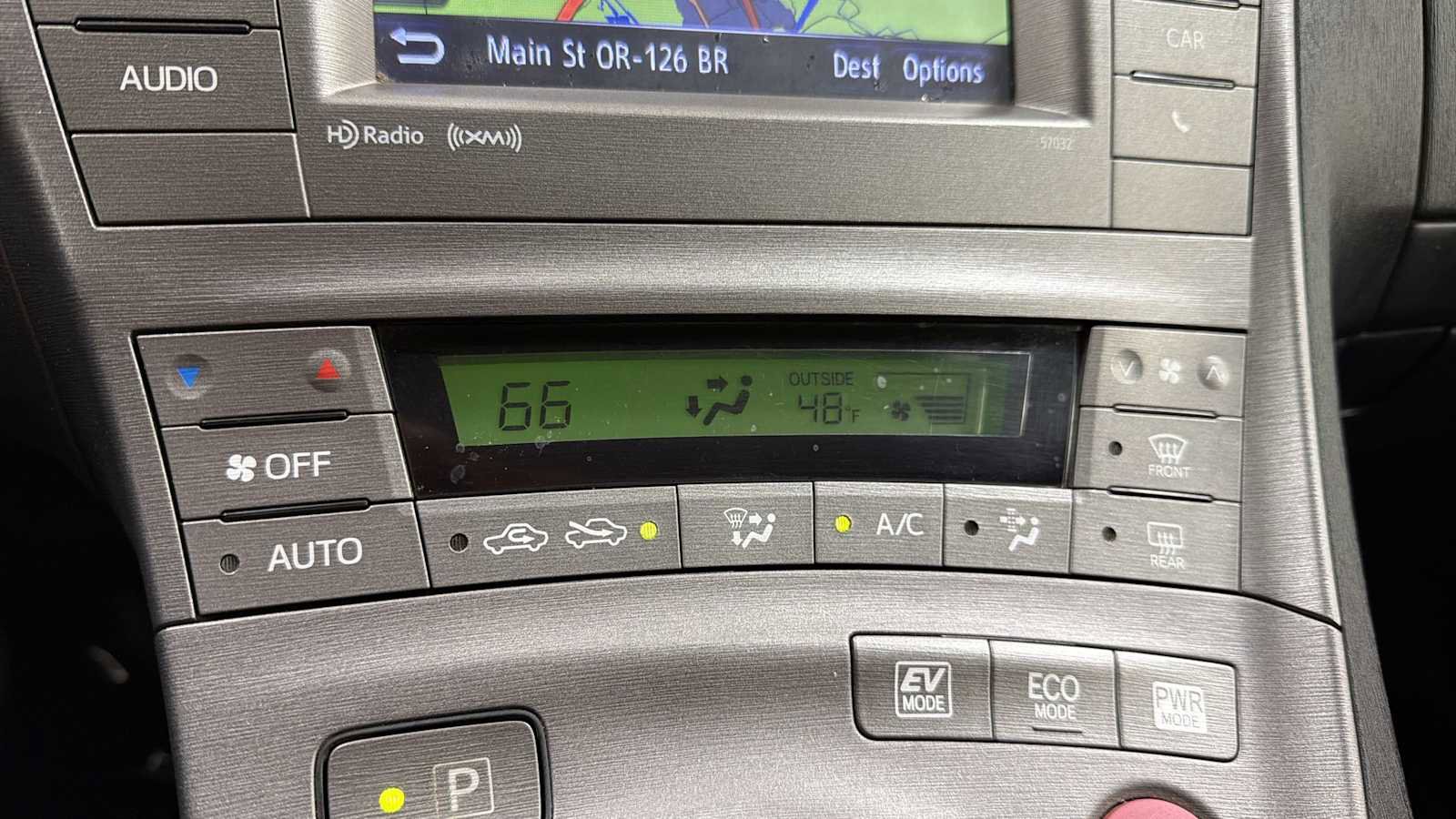 Used 2015 Toyota Prius Persona Series FWD image 21