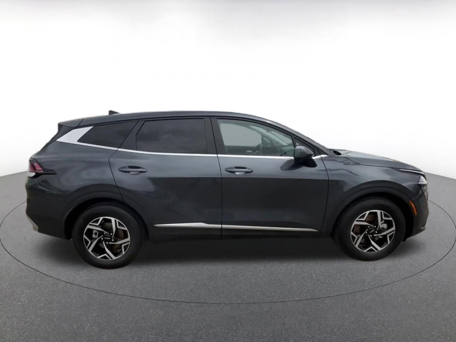 Used 2025 Kia Sportage LX FWD image 16