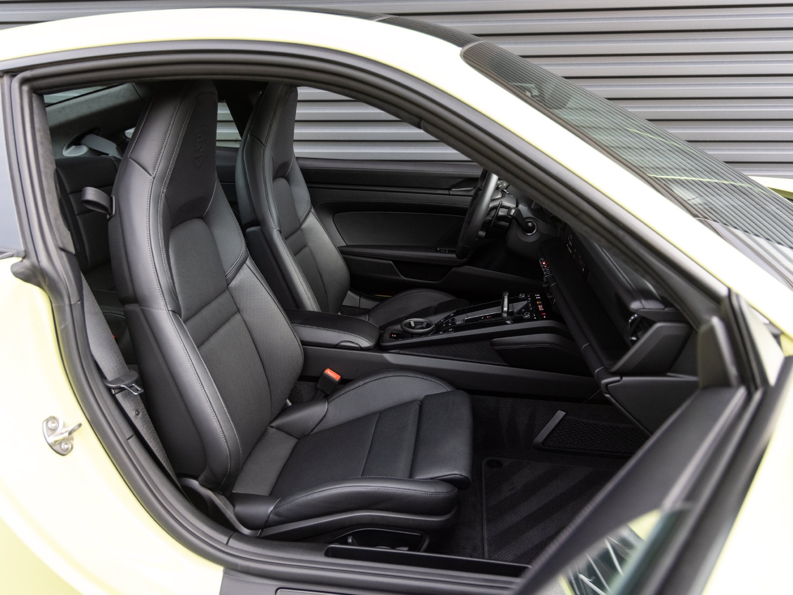 Used 2025 Porsche 911 Carrera 4 GTS AWD/4WD image 31