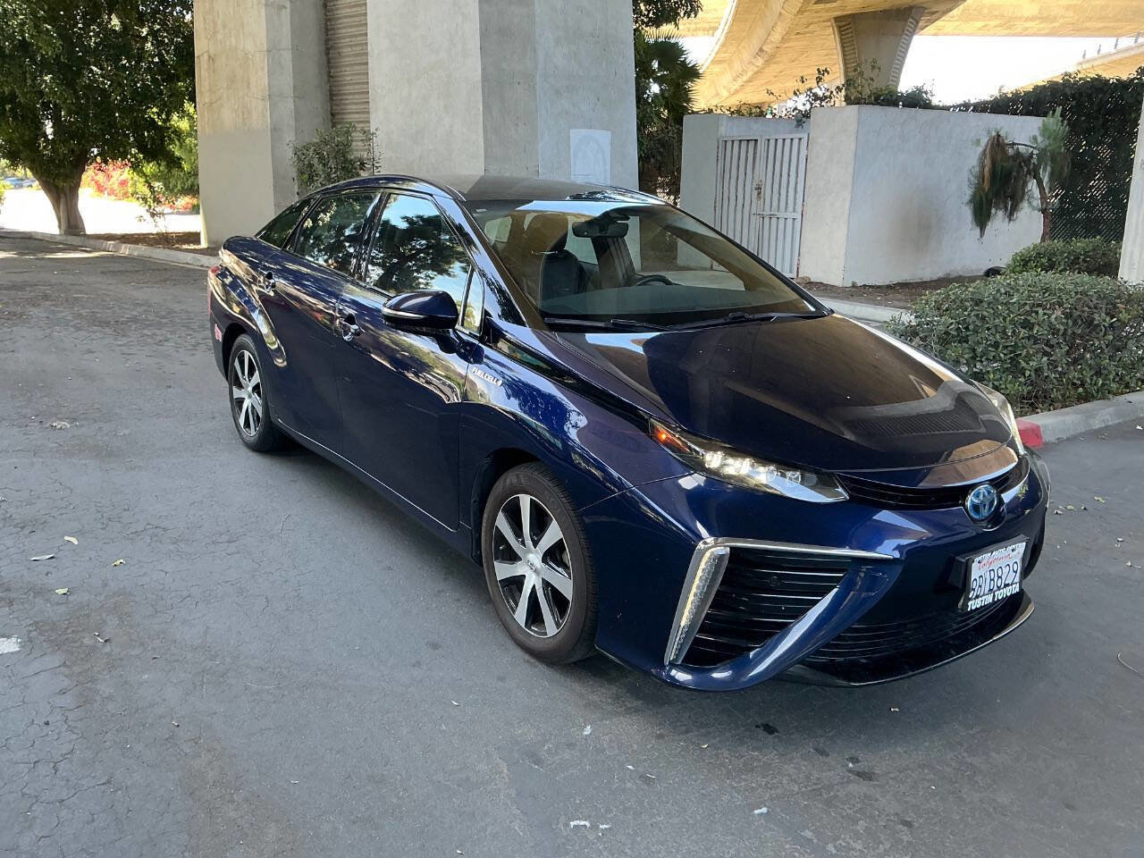 Used 2017 Toyota Mirai FWD image 9