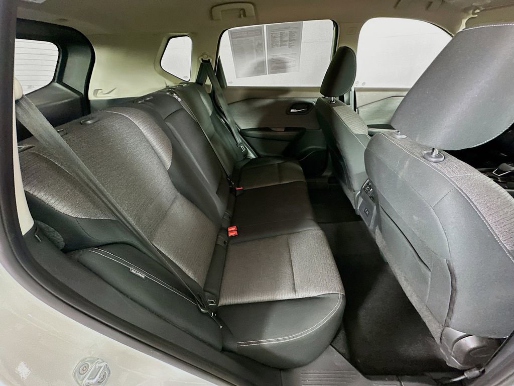 Used 2021 Nissan Rogue SV AWD/4WD image 32