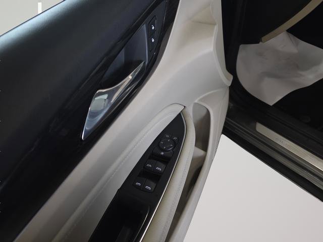 Used 2019 Buick Regal Essence w/ Driver Confidence Package I image 11