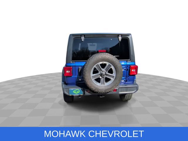 Used 2018 Jeep Wrangler Unlimited Sahara AWD/4WD image 8