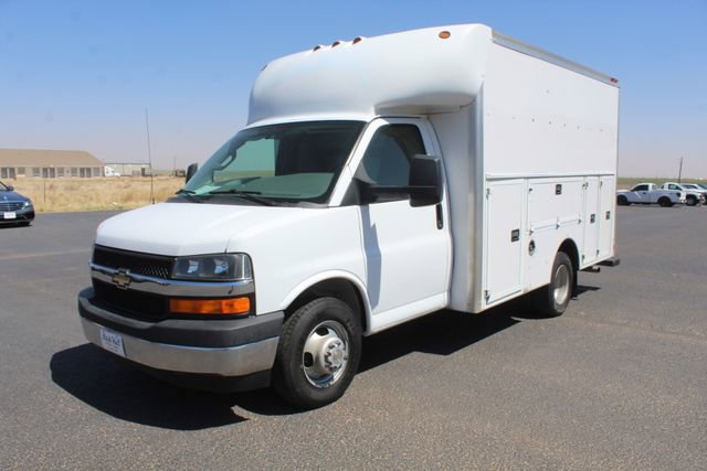 Used 2017 Chevrolet Express 3500 image 9