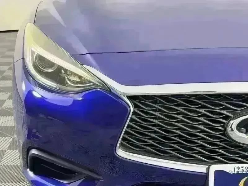 Used 2017 INFINITI QX30 FWD image 4