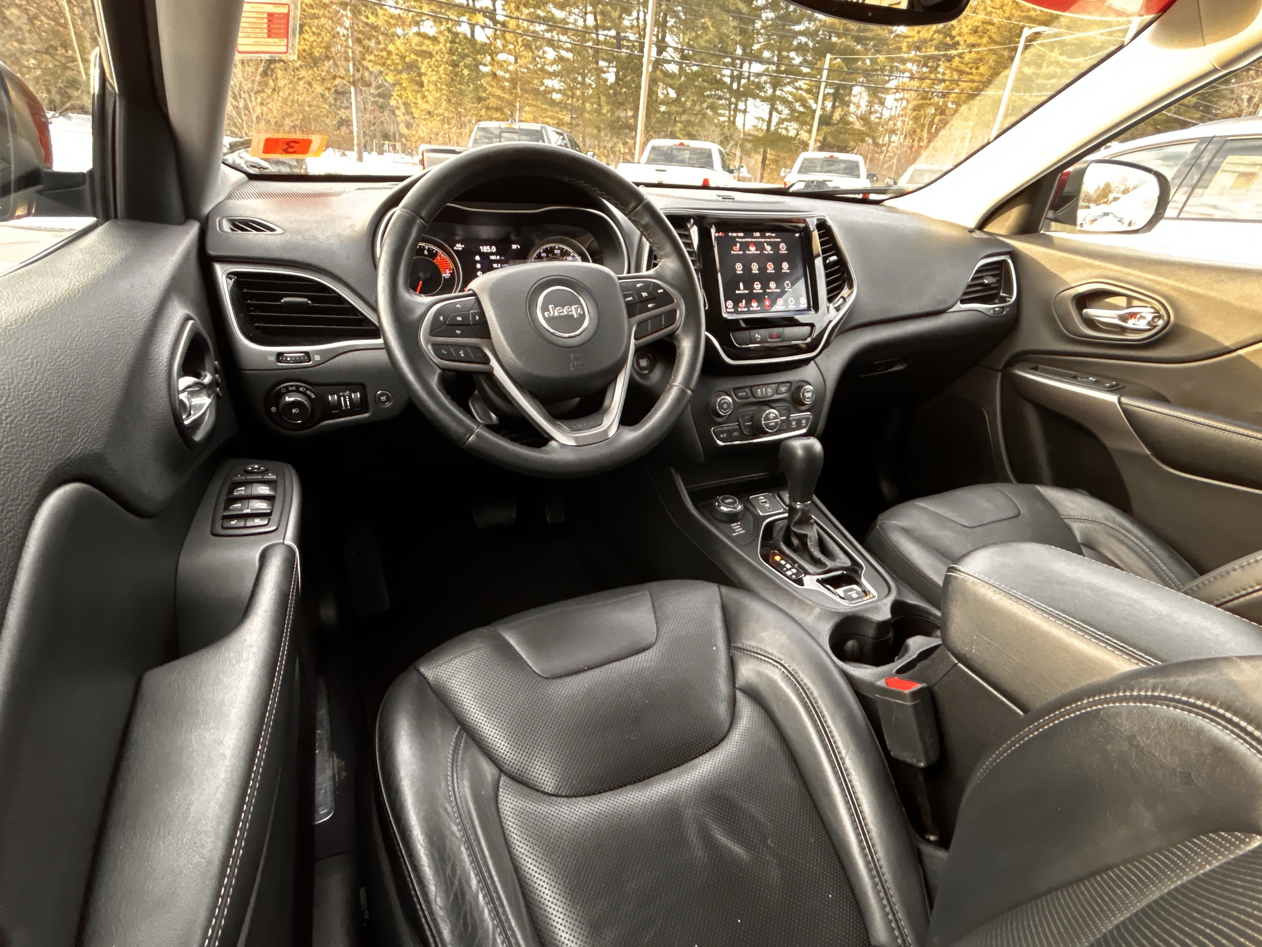 Used 2019 Jeep Cherokee Limited image 22