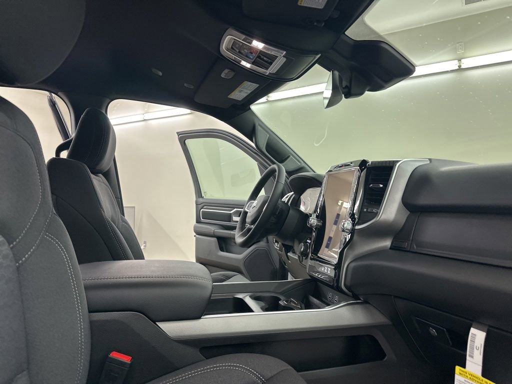 New 2026 RAM 1500 4x4 Crew Cab image 18